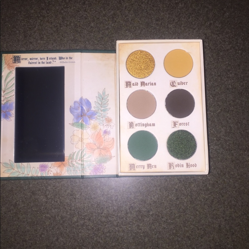 ❤️3/20 Fairy tale story book cosmetics Robin Hood
